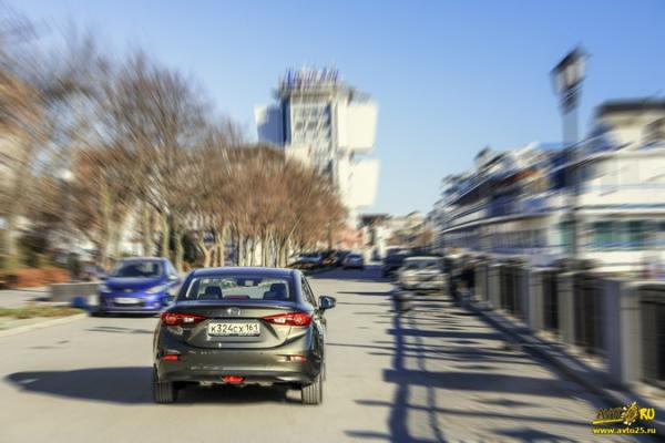 За красивые глаза: тест-драйв новой Mazda 3